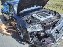 Vrtulník, letěl k nehodě auta s motocyklem zbytečně. Motorkář podlehl na místě nehody vážným zraněním