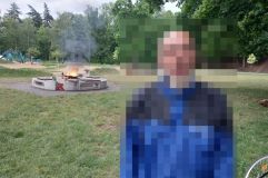 Další problém s grilovištěm v parku Pod Vinicí. Tentokrát tam bezdomovec opékal dětskou autosedačku