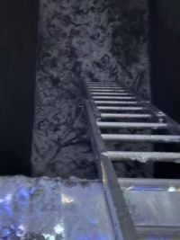 Muž spadl do tři metry hlubokého příkopu u pěchotního srubu, utrpěl zranění. Jeho záchrana byla obtížná