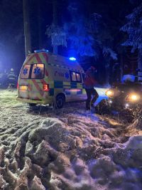 Muž spadl do tři metry hlubokého příkopu u pěchotního srubu, utrpěl zranění. Jeho záchrana byla obtížná