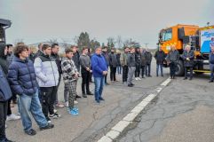 Žáci postavili cestářům dvě nové Tatry. Ty budou bojovat s nástrahami zimního počasí na Hlinecku a Lanškrounsku
