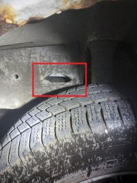 Při silniční kontrole policisté odhalila vozidlo bez VIN a hledaného převaděče