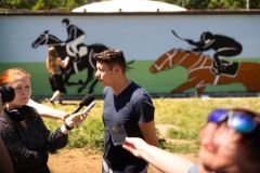 Studenti umělecké školy se pustili do tvorby velkoformátového murálu na zdi TJ Sokol v Pardubicích