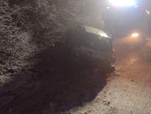 Osm dopravních nehod jen během noci. Dvě osoby se zranily