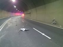 Kolize auta s přívěsem uzavřela silnici u Hlinska, nehoda se zraněním uzavřela tunel Hřebeč, neprojedete ani kvůli srážce v Opatově