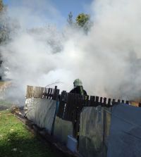 Zahradní chatka v obci Kamenná Horka se ocitla v plamenech