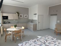 V pardubické nemocnici mají apartmán, kde mohou být po porodu pohromadě rodiče společně i se starším dítětem