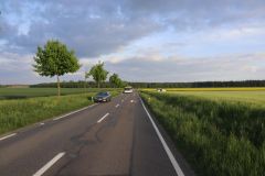 Policisté hledají svědky dopravní nehody dvou aut a motocyklu v Jenotici a střetu vozu s autobusem na křižovatce tří obcí na Chrudimsku