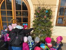 O velikonoční výzdobu náměstí v České Třebové se postaraly malé děti