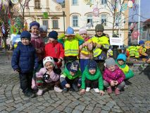 O velikonoční výzdobu náměstí v České Třebové se postaraly malé děti