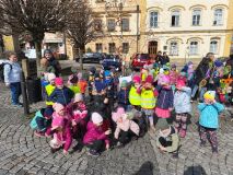 O velikonoční výzdobu náměstí v České Třebové se postaraly malé děti