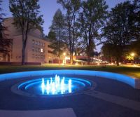 Nově revitalizovaný park v Ústí nad Orlicí je krásným místem k odpočinku a procházkám a nově i letním kinem
