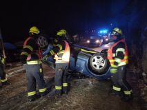 Na silnicích to klouže, od včerejšího podvečera došlo k několika dopravním nehodám, bouralo se i ve čtrvtek ráno