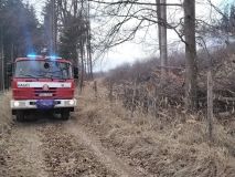 Druhý stupeň požárního poplachu vyhlásili hasiči kvůli ohni v lese na Svitavsku