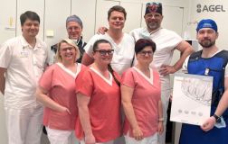 Pardubičtí kardiologové provedli v Česku unikátní zákrok za pomoci nového katetru a 3D modelu srdce