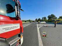 Smutný víkend na silnicích zakončila tragická nehoda motorkářky před odbočkou k Peklu Čertovina