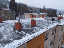 Voda z tajícího sněhu na střeše vytopila byty v České Třebové
