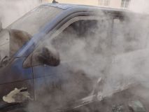 Technická závada zapříčinila požár osobního automobilu