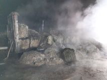 Požár kamionu uzavřel dálnici D 35 v úseku ve směru od Opatovic nad Labem