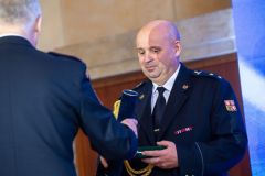 Dva hasiči z Pardubického kraje si vysloužili medaili „Za věrnost I. stupně“