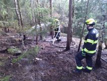 U Slatiňan hořelo v lese