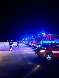 Požár motorové části letadla a 198 cestujících na palubě. Svoji akceschopnost prověřovalo na letišti Pardubice šestnáct jednotek hasičů