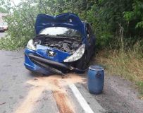 Nehoda osobního automobilu zaměstnala hasiče ve Skutči