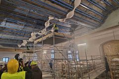 V reprezentativním sále pardubického zámku se rýsuje unikátní vlnitý strop