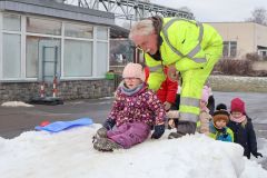Foto: Děti si užívaly v Chrudimi svět silničářů