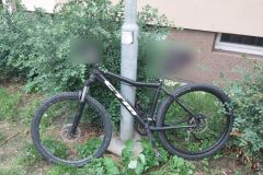 Není některé z nich vaše? Strážníci zveřejňují foto kol, která se je v tomto týdnu na služebně nahromadila