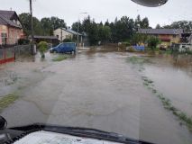 Více než pět stovek událostí od včerejšího poledne, hlásí hasiči. V Pardubickém kraji je uzavřeno téměř třicet silničních úseků