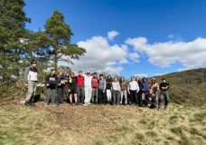 Gymnazisté pomohli s obnovou lokality Pahorek u nádraží