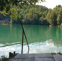 Složky IZS se sjely k lomu Mrtvák. Pátrali po plavci, našli tělo v desetimetrové hloubce bez známek života