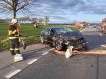Tři osoby zemřely a dvě utrpěly zranění po střetu dvou aut na silnici č. 360