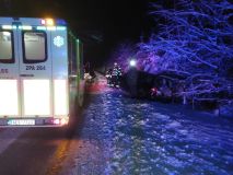 Dvě auta se střetla u Krouny, provoz se zastavil. Jedna osoba skončila v nemocnici