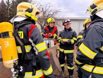 Foto: Při požáru areálu v Dolni Rovni utrpěla jedna osoba zranění a škoda se vyšplhala do  2,5 milionu korun