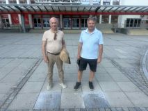 Chodník slávy v Pardubicích se rozrostl o dvě nové dlaždice se jmény sportovních legend