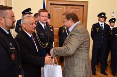 Foto: Dvanáct hasičů si převzalo ocenění za věrnost a dlouholetou a příkladnou službu