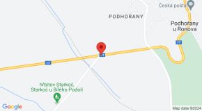 Dvě auta se srazila na silnici 17 u obce Podhořany u Ronova, na silnici je překážka