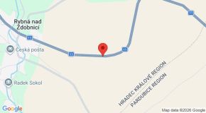 Tři auta se střetla na silnici u Rybné, buďte tam opatrní