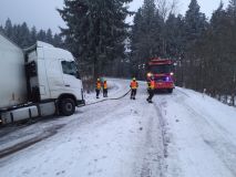 Obrazem: Počasí přispělo ke zvýšené nehodovosti