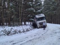 Obrazem: Počasí přispělo ke zvýšené nehodovosti