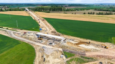 Silnič&aacute;ři zveřejnili term&iacute;n dokončen&iacute; obchvatu Sezemic a tak&eacute; aktu&aacute;ln&iacute; foto t&eacute;to stavby