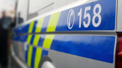 Pozor u křižovatky silnic u Argos elektro v Pardubic&iacute;ch, střetlo se tam auto s motocyklem, zasahuj&iacute; tam složky IZS