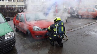 Zaparkované auto začalo hořet
