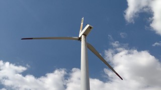 U Karle upadla část vrtule z větrné elektrárny