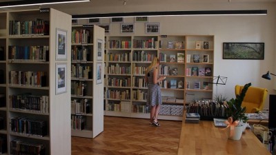 V Cholticích na Pardubicku otevřeli opravenou knihovnu