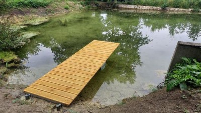 Zanedbaná vodní plocha Na Horách prošla rekonstrukcí, je z ní pěkné místo k odpočinku i osvěžení