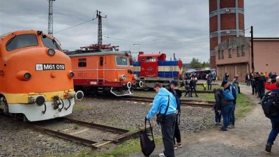 O krásné mašinky v České Třebové je obrovský zájem. Navštívit je můžete ještě dnes, k vidění je i pozlacená lokomotiva