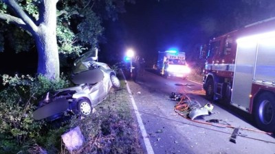 Vážná nehoda u Chrudimi uzavřela silnici